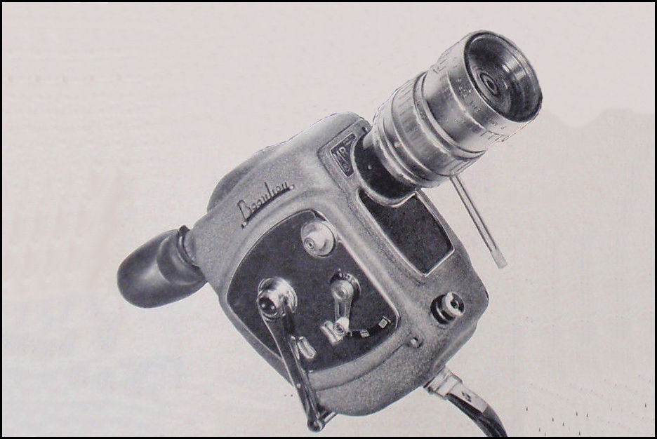 Angénieux Appareil photo Leicina 8mm avec Angenieux-ZoomType K2 F= 7.5-35mm 1:1.8 