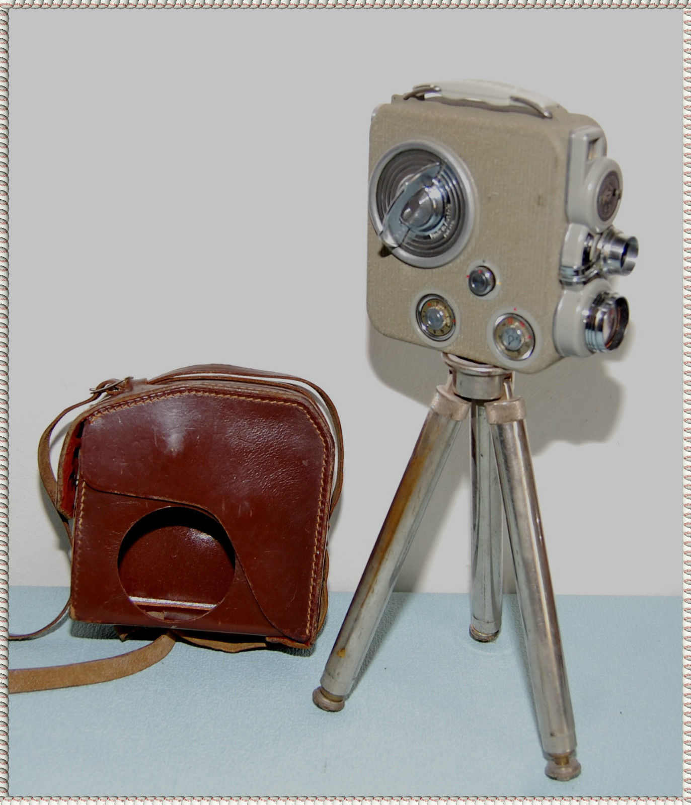 ancienne camera mécanique Eumig C3 